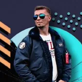 Peter – bývalý učiteľ